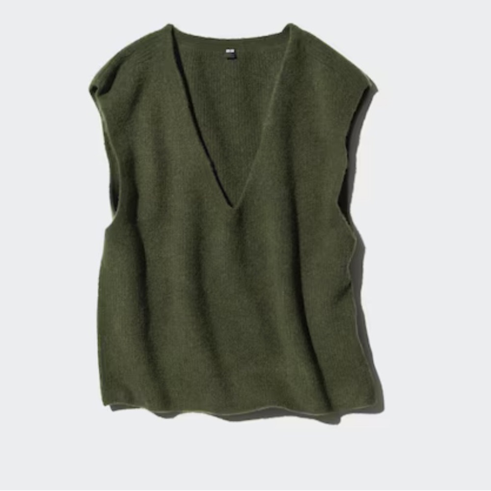 Uniqlo -  3D Knit Souffle Yarn Vest 